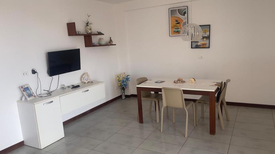 TV and multimedia, Kitchen or kitchenette, Dining area