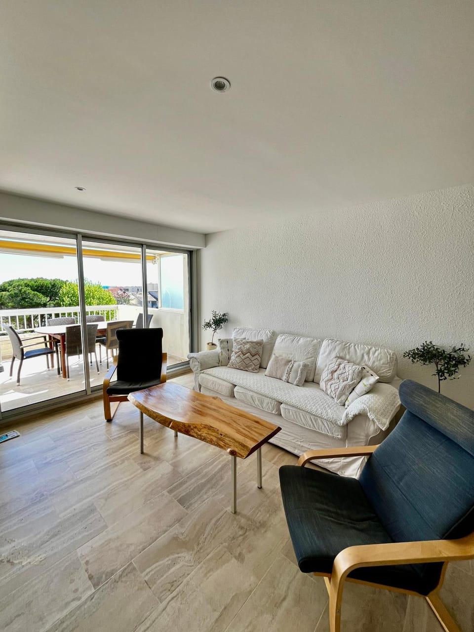 Communal lounge/ TV room, Balcony/Terrace, Living room, Seating area