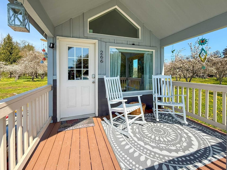 Apple Blossom Bungalow House in Washington