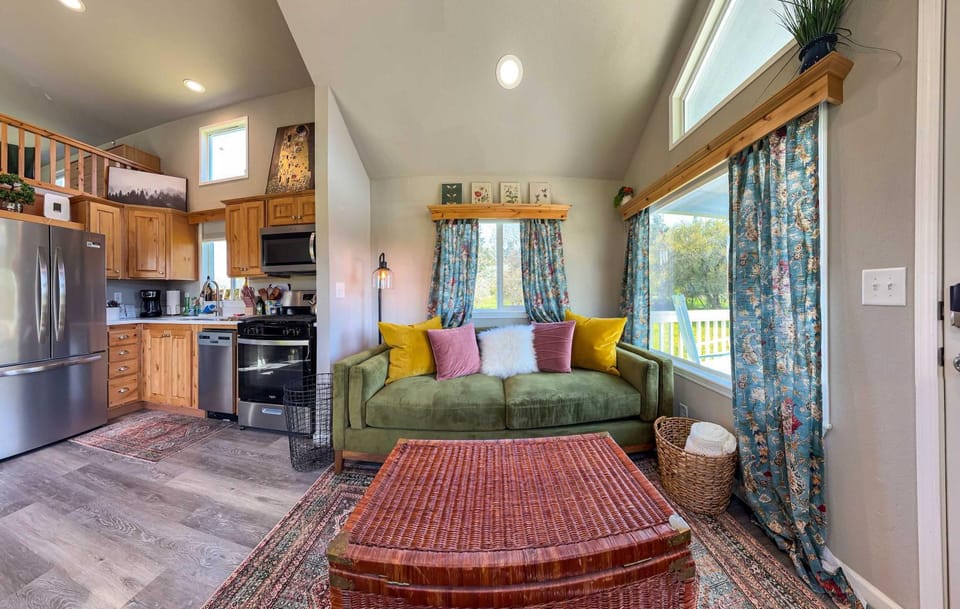 Apple Blossom Bungalow House in Washington