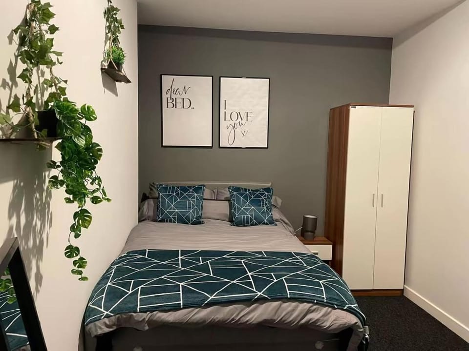 Allon Manor Hotel in Hull