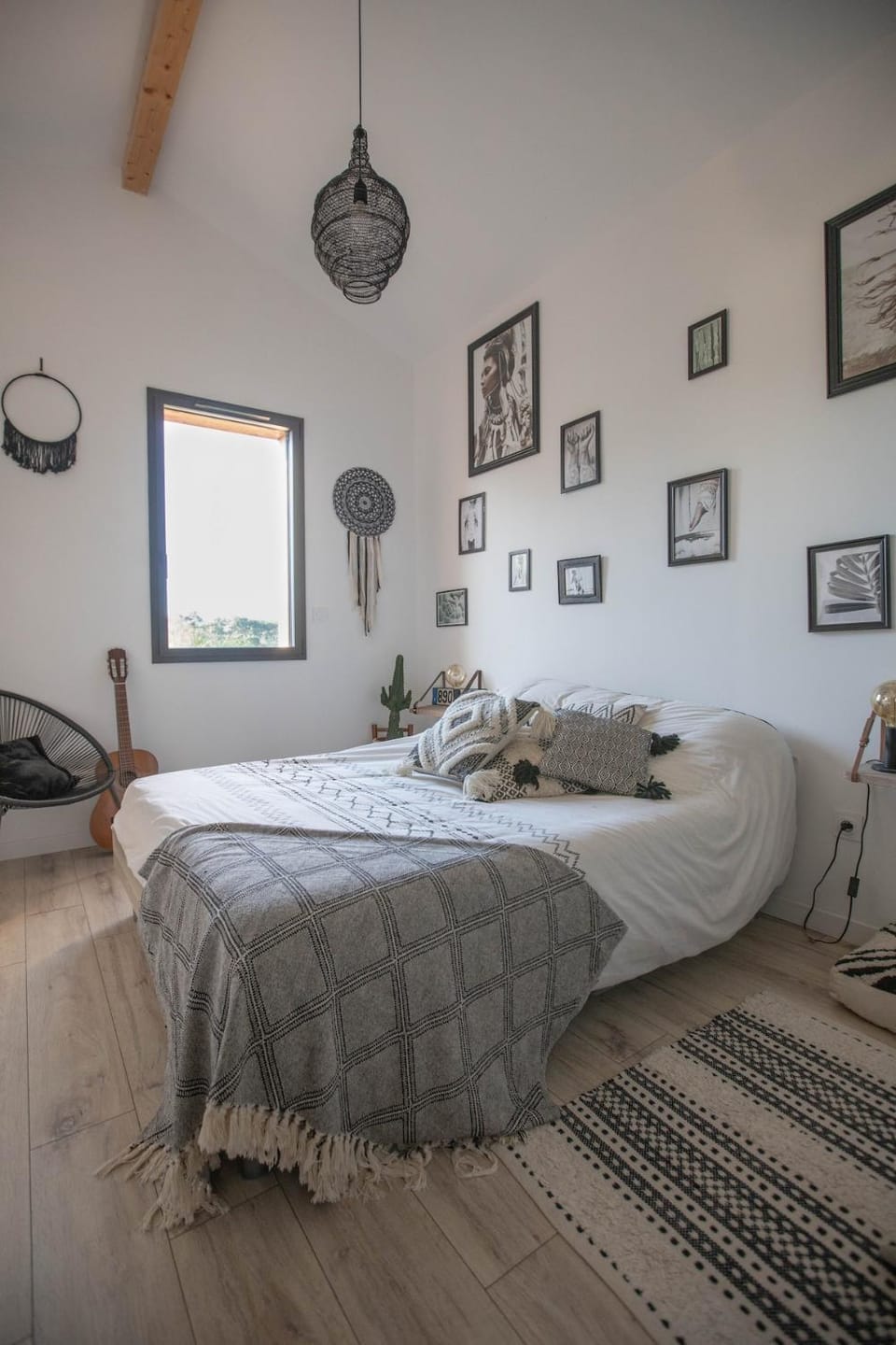 Bed, Photo of the whole room, Bedroom