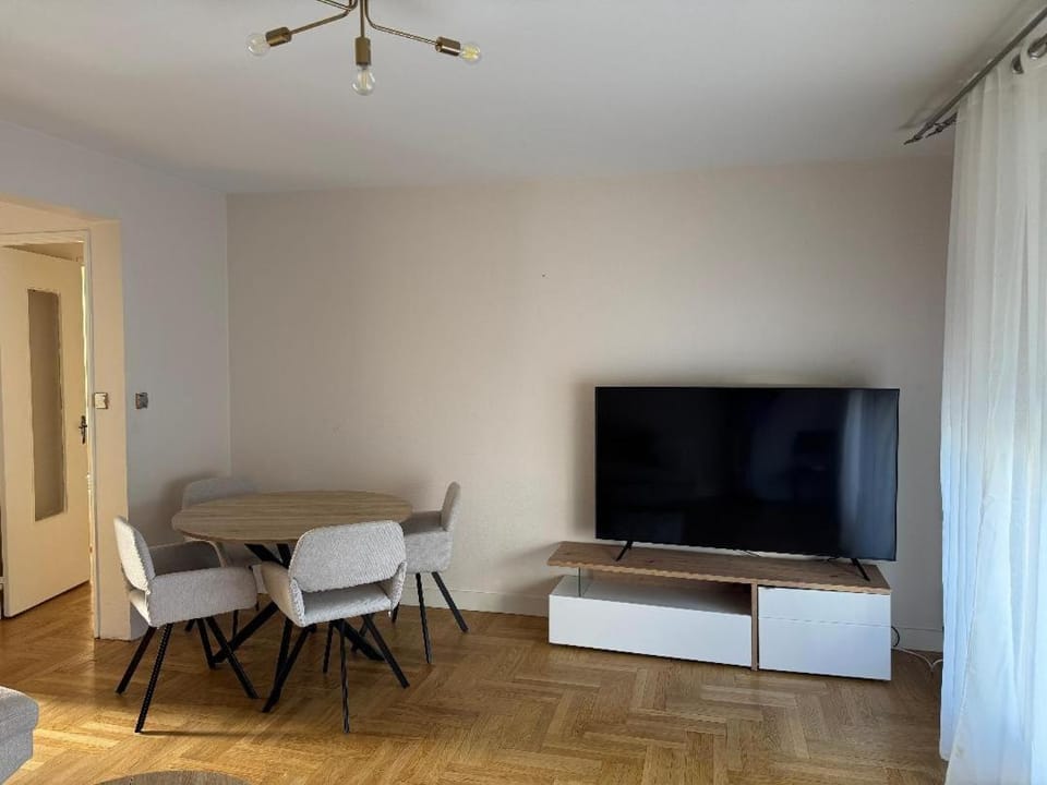 BEL APPARTEMENT Standing Apartment in Limoges