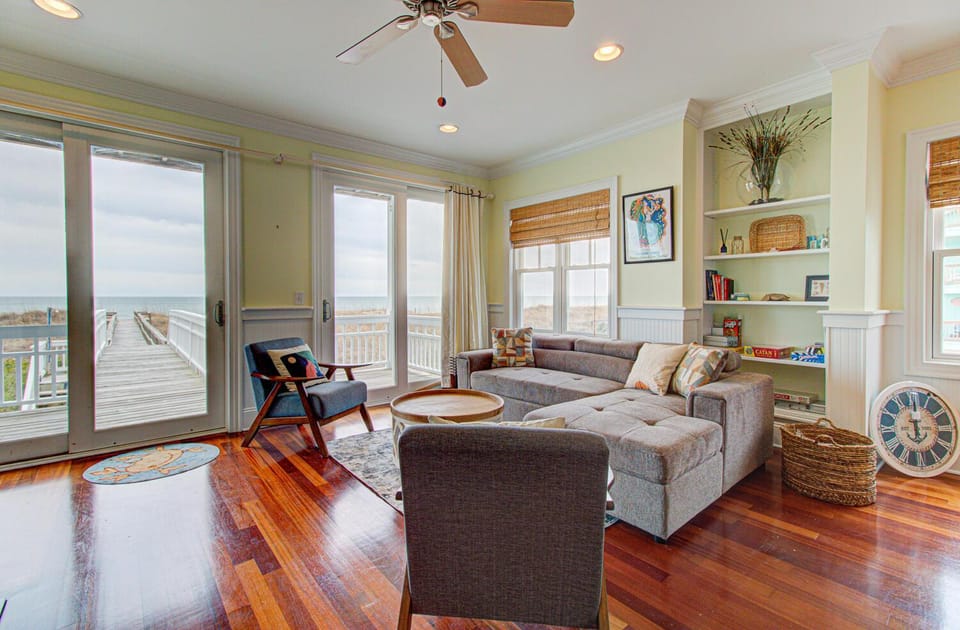 Ocean Oasis by Carolina Beach Realty House in Carolina Beach