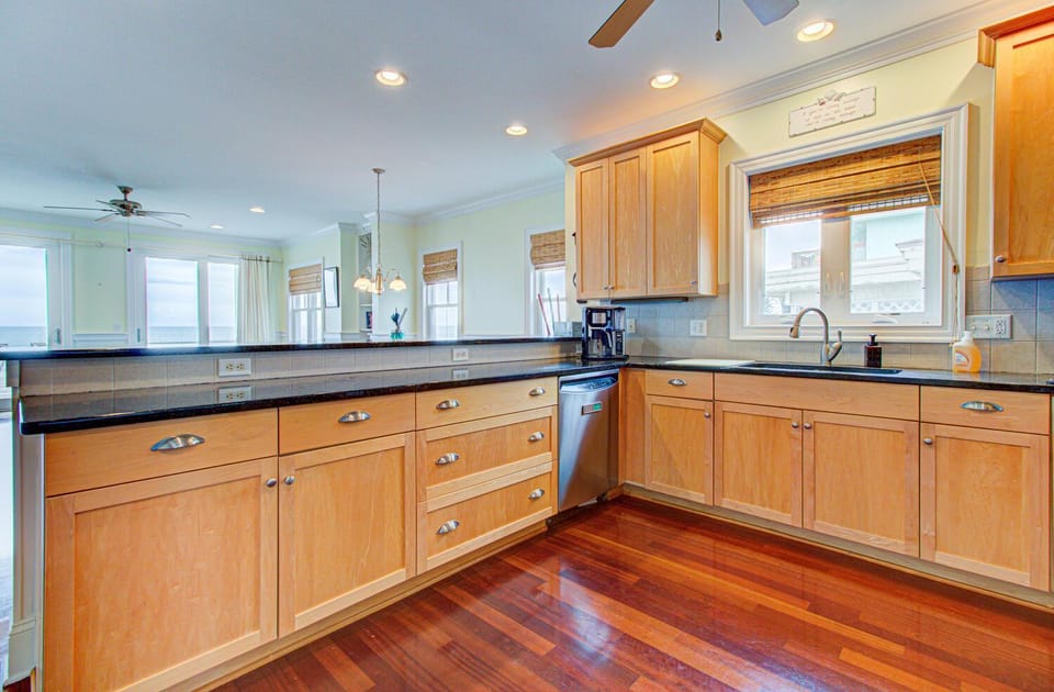 Ocean Oasis by Carolina Beach Realty House in Carolina Beach