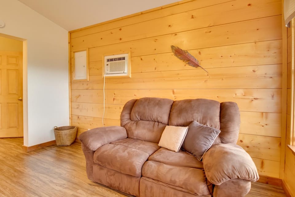 Mtn-View Porch: Arkansas Cabin Near White River Cabin in Arkansas