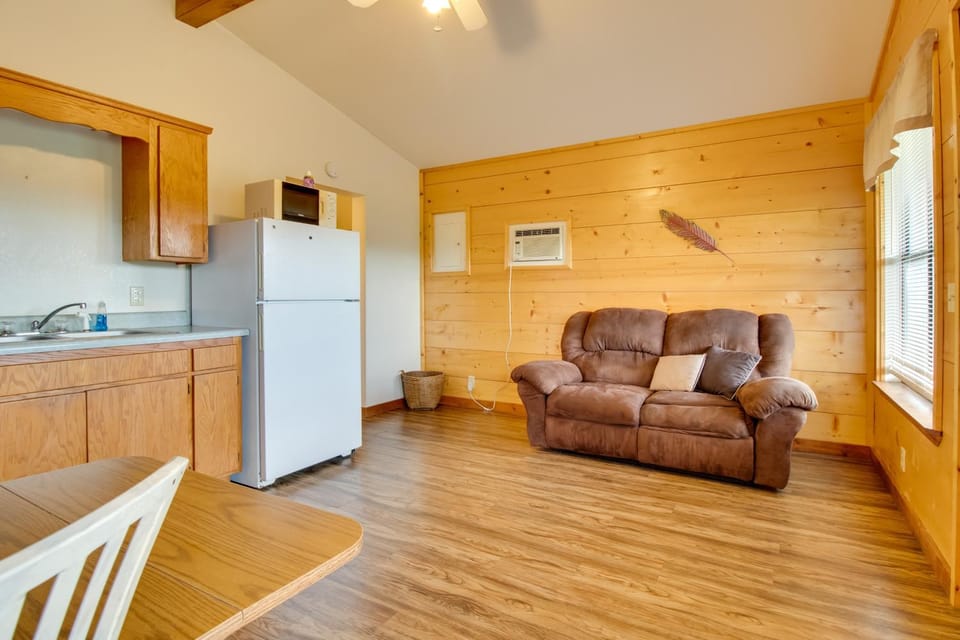 Mtn-View Porch: Arkansas Cabin Near White River Cabin in Arkansas