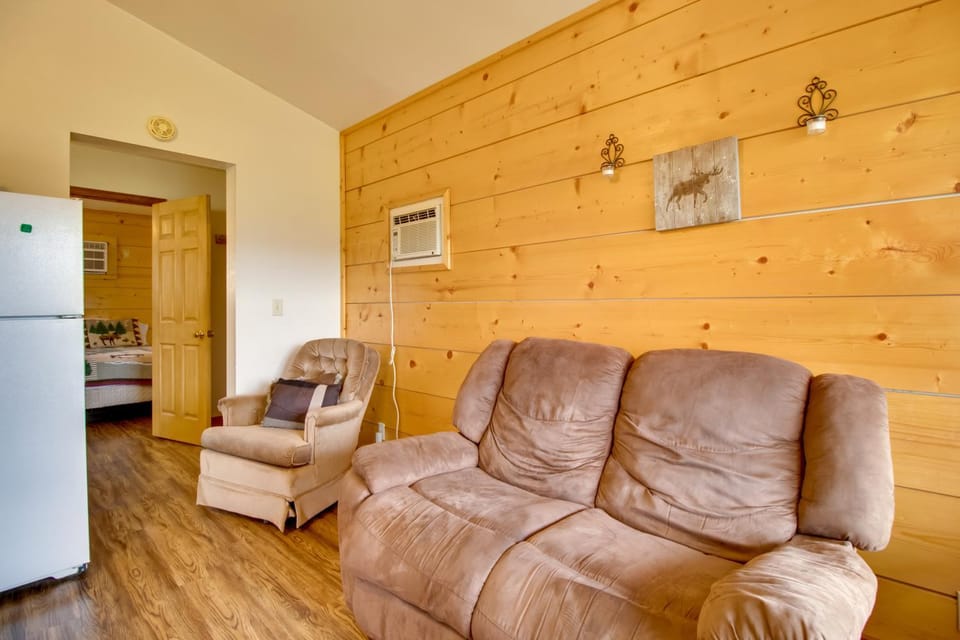 Close to River and Hiking Cabin in Mountain View Cabin in Arkansas