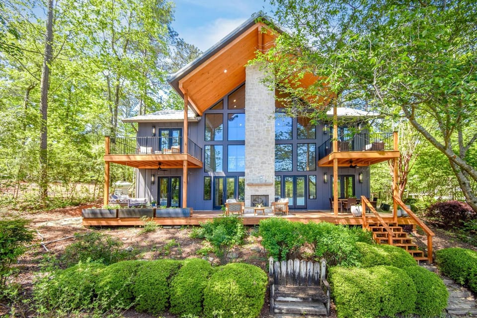 Eagle's View House in Lake Martin