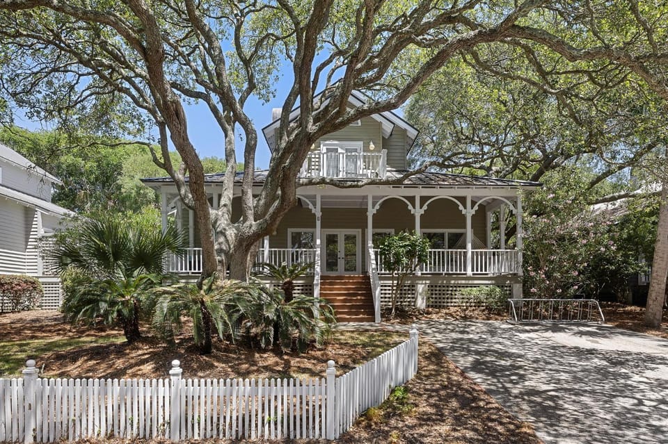 7 Atlantic Beach Court by Akers Ellis Rentals House in Kiawah Island