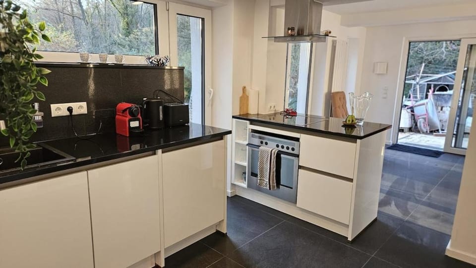 Kitchen or kitchenette, dishwasher, oven, pet friendly, stove, toaster