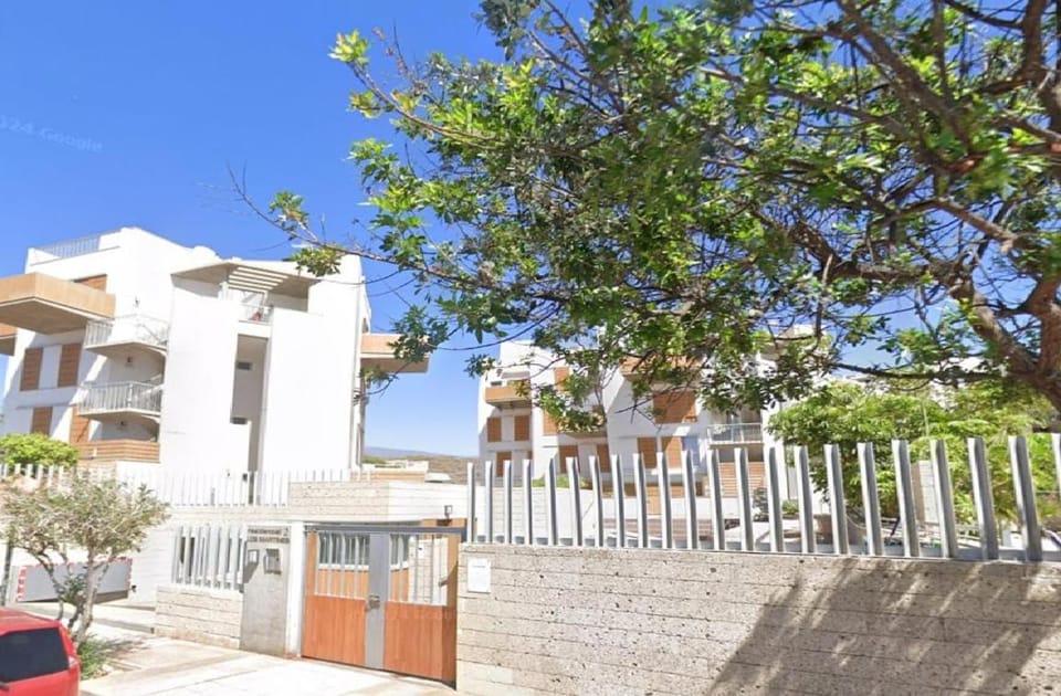Stunning Chic Penthouse retreat in front of the beach Apartment in Abona