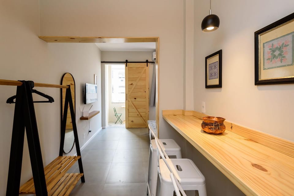 Studio w/ balcony 200m from the beach | CDM 13/907 Apartment in Rio de Janeiro