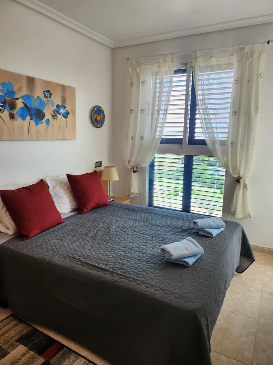 Bed, Bedroom, towels