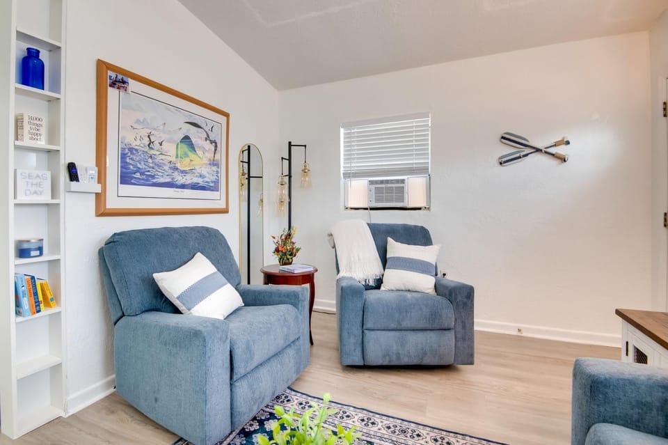 Dogs Welcome, Steps to Beach: Cocoa Beach Retreat! Apartment in Cocoa Beach