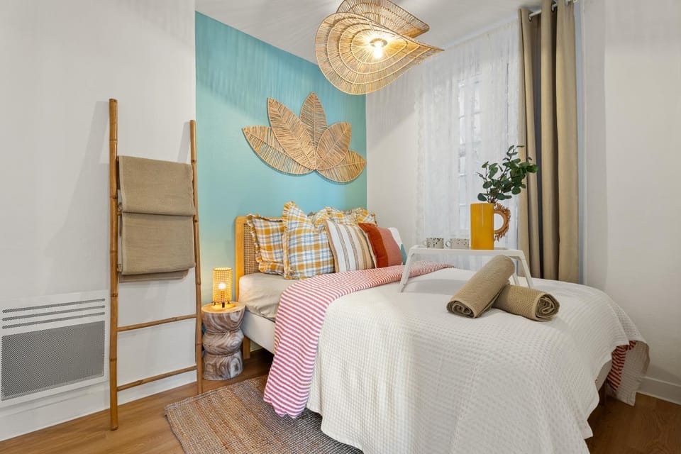 Bed, Bedroom