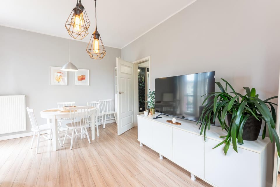 TV and multimedia, Dining area