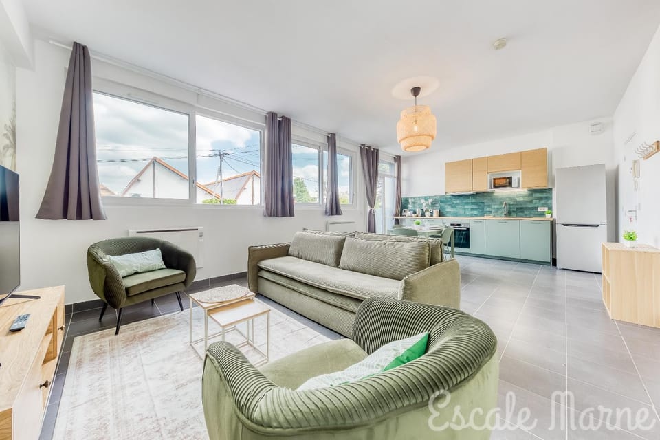 Kitchen or kitchenette, Living room, Seating area, Dining area, pet friendly