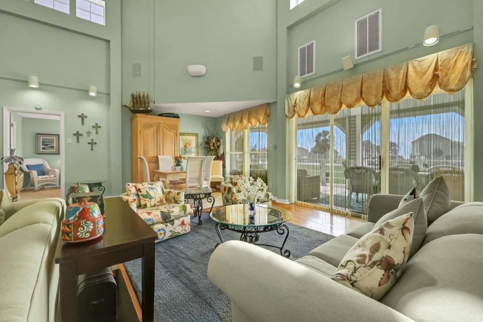 6BR Spacious Beach Home with Big Balcony and Views House in Hitchcock