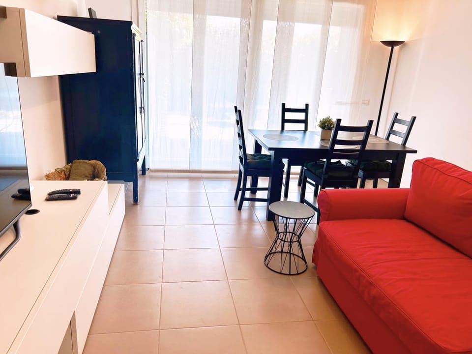 Living room, Dining area