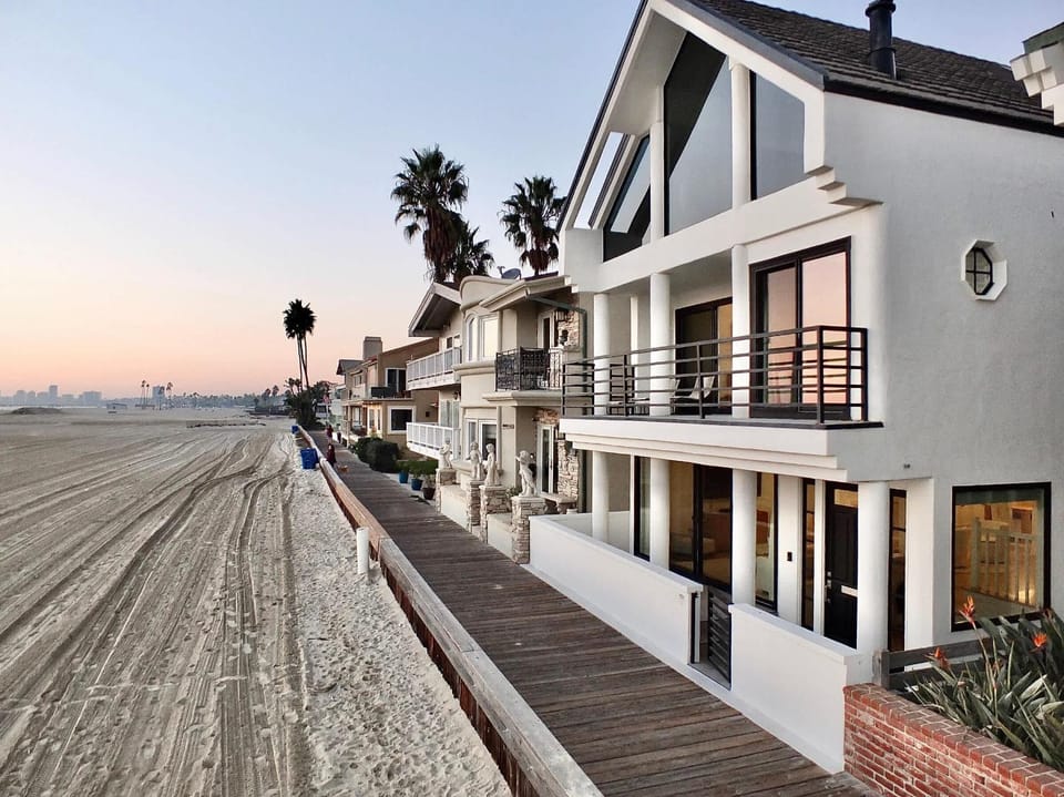 Beachfront Estate - LB Peninsula House in Long Beach