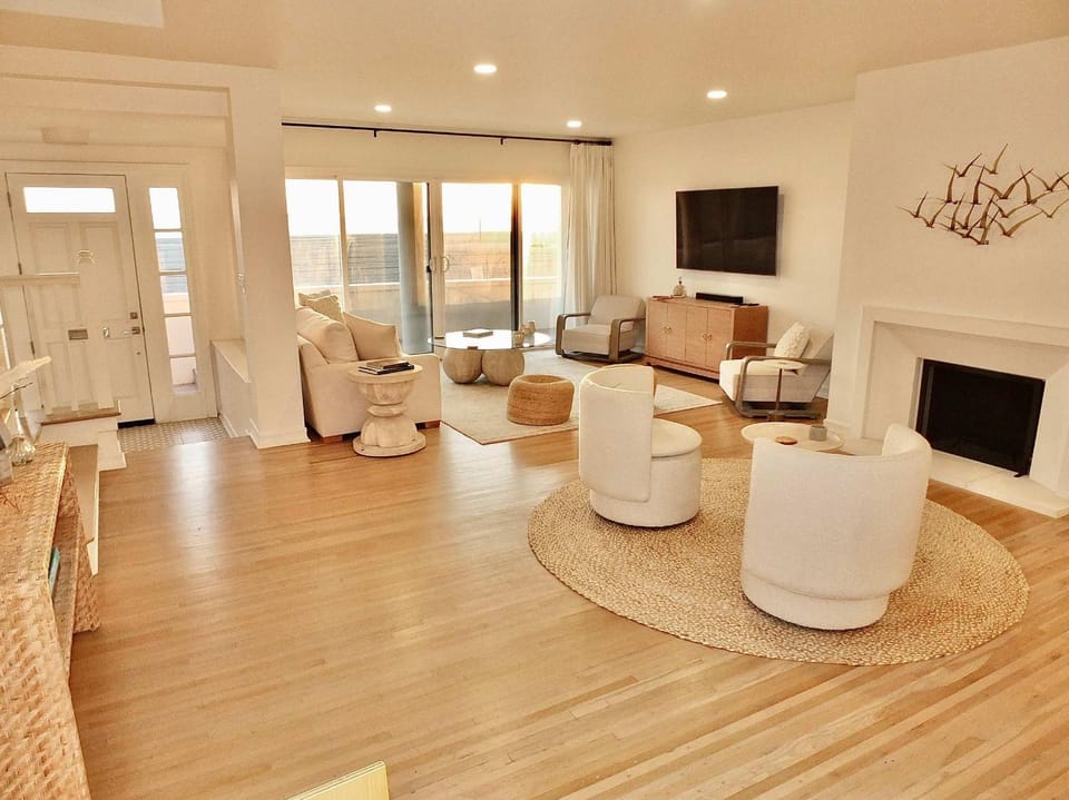 Beachfront Estate - LB Peninsula House in Long Beach