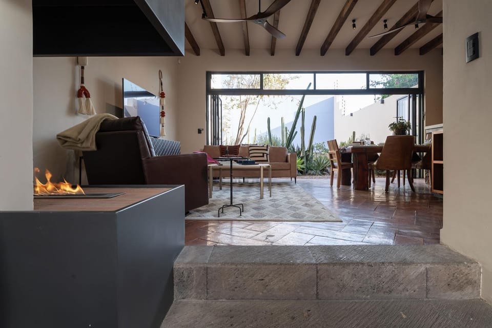 Patio, Garden, Living room, fireplace