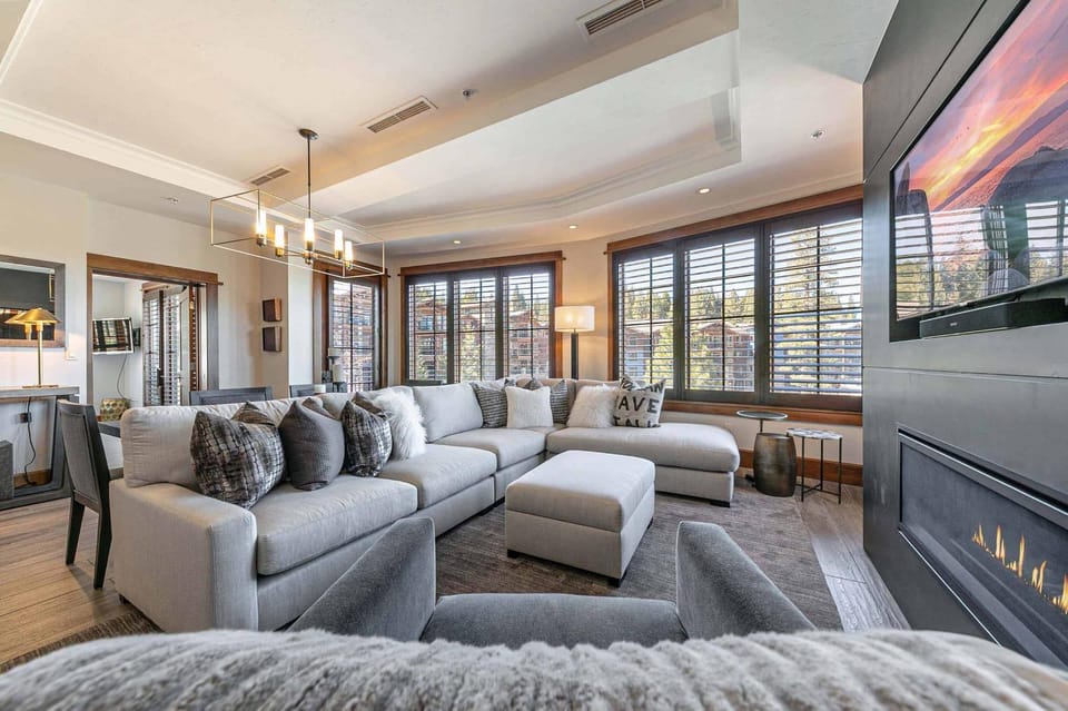 Iron Horse Lodge South 302 by East West Hospitality Apartment in Northstar Drive