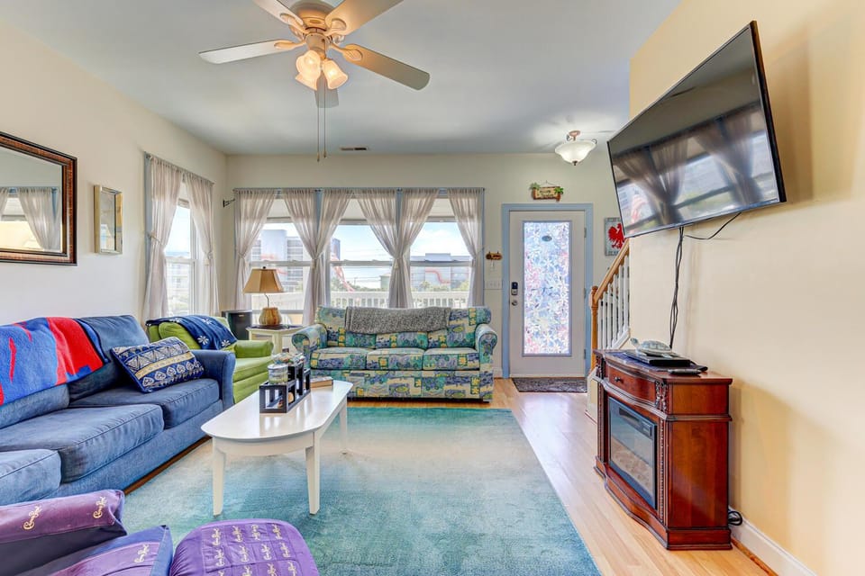 Poopka & Dennys Beach Condo by Carolina Beach Realty House in Carolina Beach