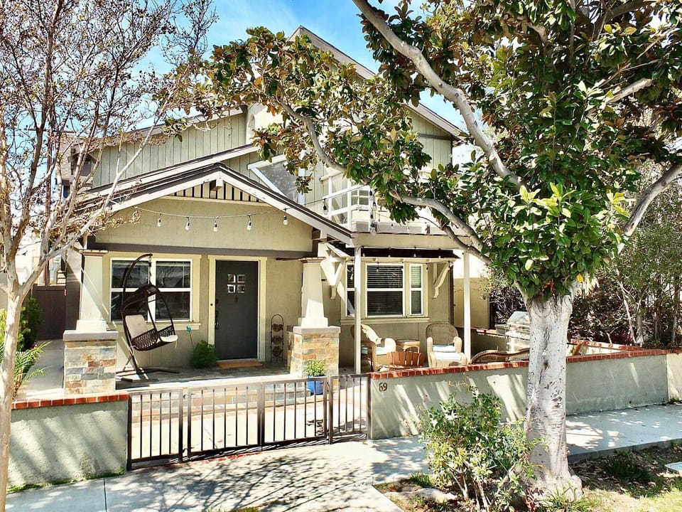 Park Avenue Beach Paradise - Chic & Secluded 4 BDR House in Belmont Shore