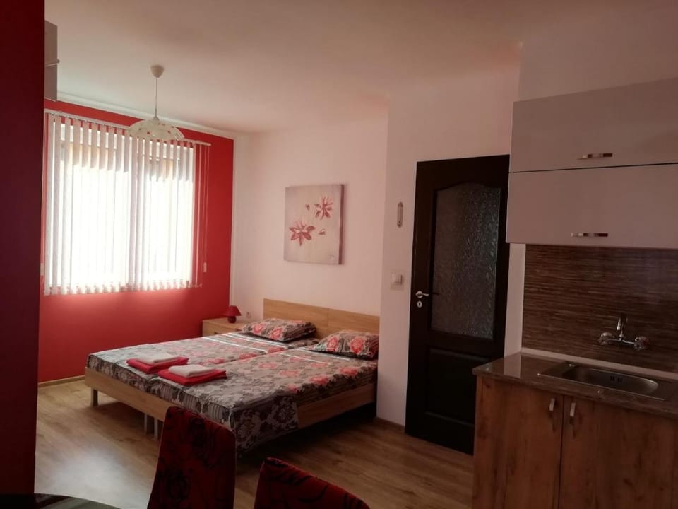 Kitchen or kitchenette, Photo of the whole room