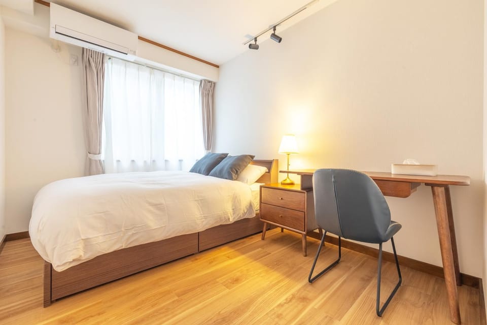 Home suite Home Ryogoku - Perfect for Families and Groups, Spacious 197m2 Home with 8 BR & 3 BA, Up to 15 ppl with Parking and 3 Stations Villa in Japan