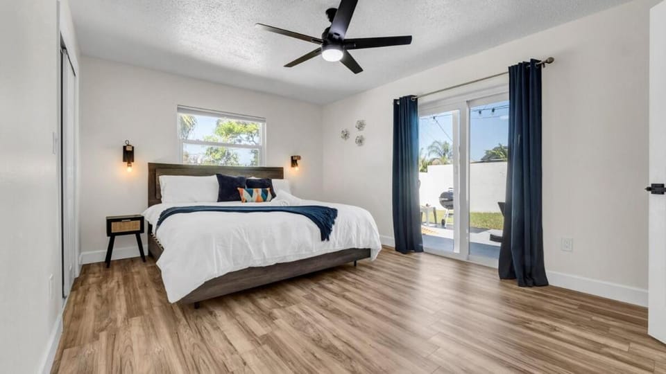Bed, Bedroom