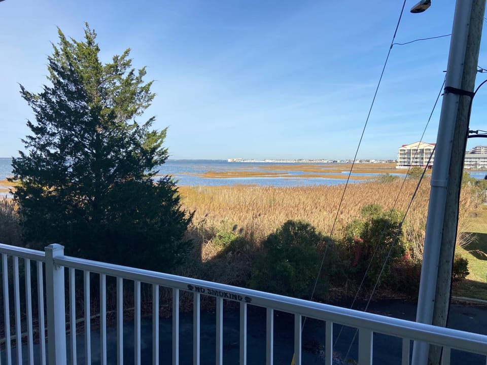 Bayfront 2 Bedroom Condo on 72nd Street with Private Balcony and Sunset Views House in Ocean City
