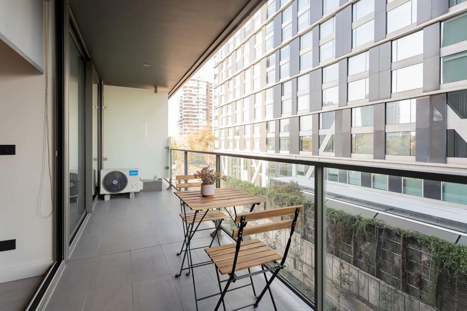 Las Condes Living Arauco Park Gourmet Couple's Pad Apartment in Las Condes