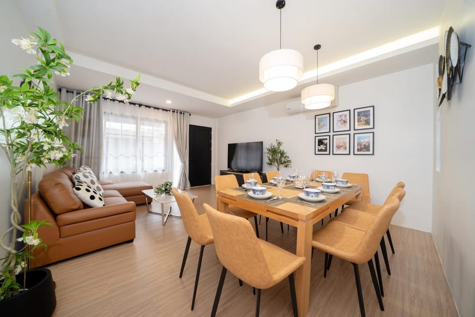 TV and multimedia, Living room, Dining area