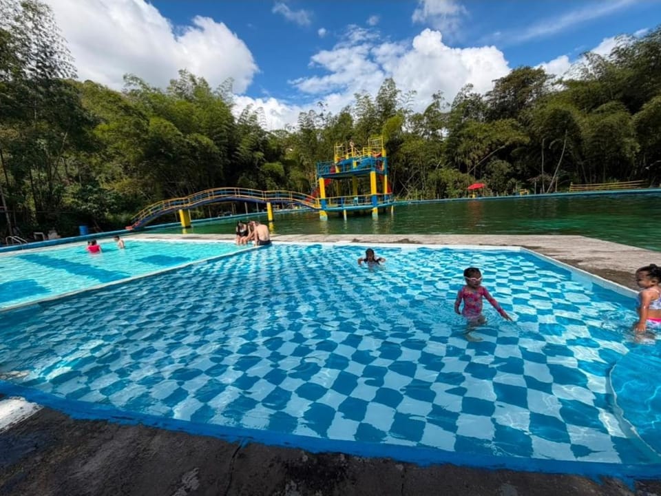 HOTEL Parque recreacional EL LAGO LIBANO Hotel in Tolima