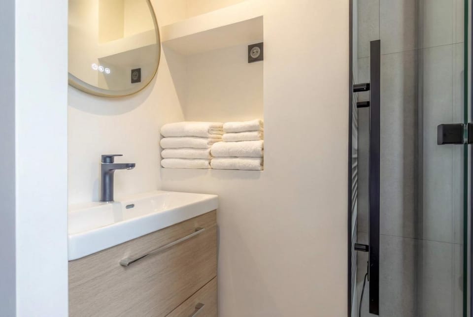 Golden Triangle AC by Melvane Apartment in Paris