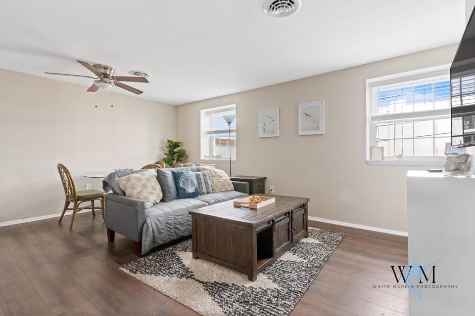 1BR condo with pool access, steps from the beach Perfect for family getaways! Apartment in Ocean City