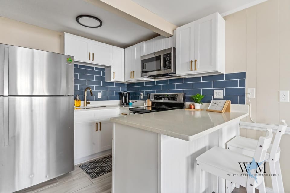 Cozy 2nd Floor Bayside Condo, Steps to Pool & Beach! Apartment in Ocean City