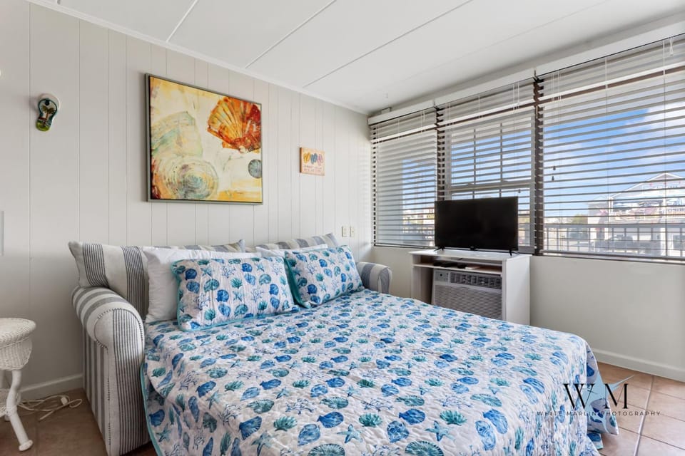 First Floor Studio near Jolly Roger and the Beach! Apartment in Ocean City