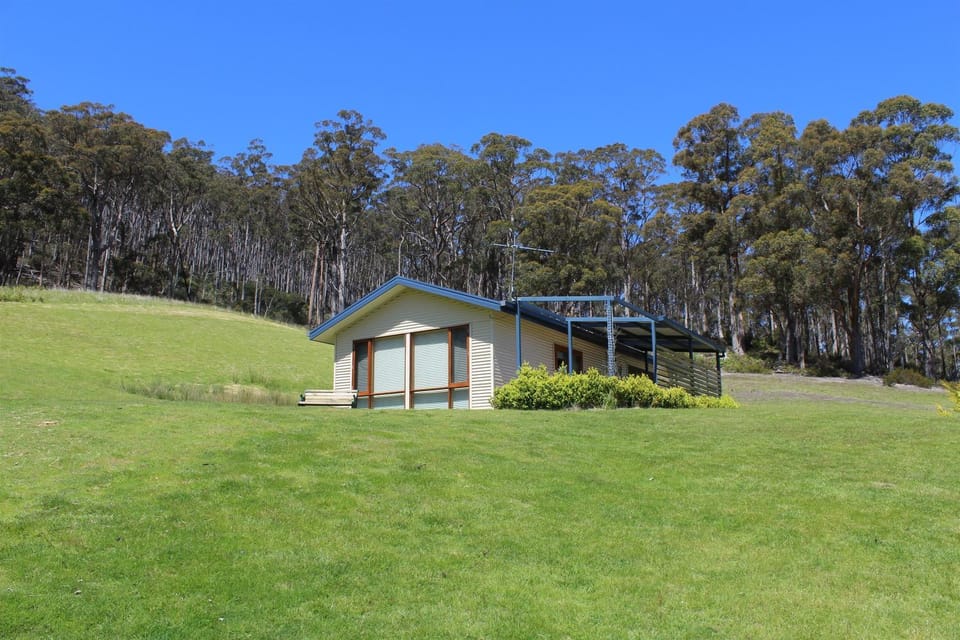 Facade/entrance, Day, Garden, View (from property/room), Balcony/Terrace, On site