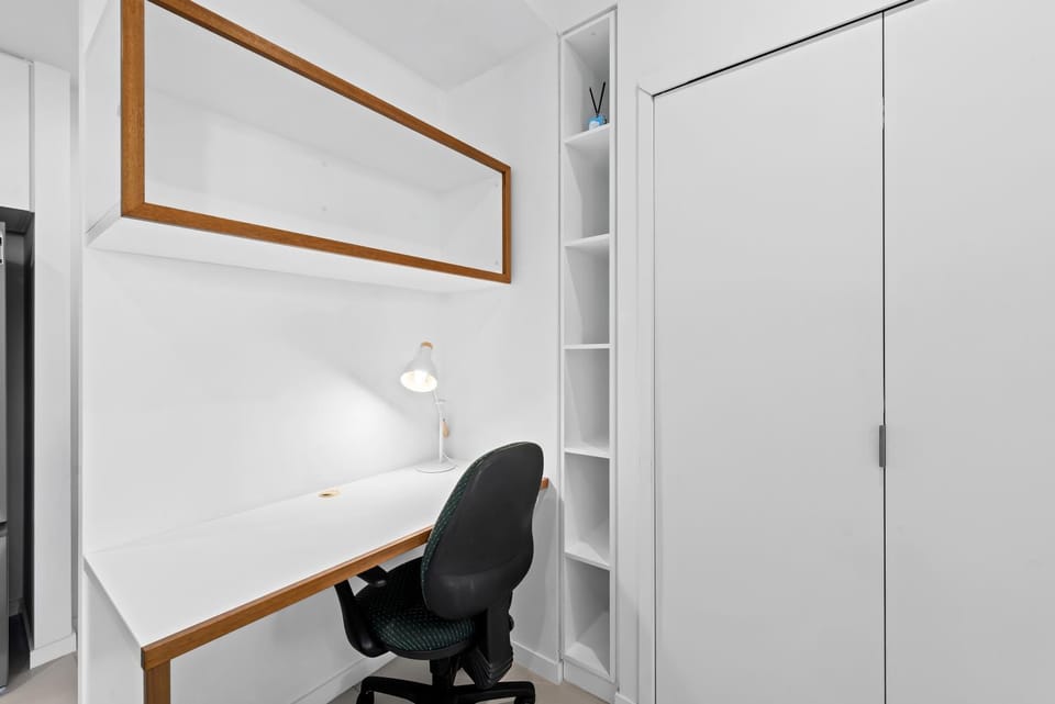 Bright & Spacious Apt with Pool, Parking =& Wi-Fi Apartment in Brisbane City