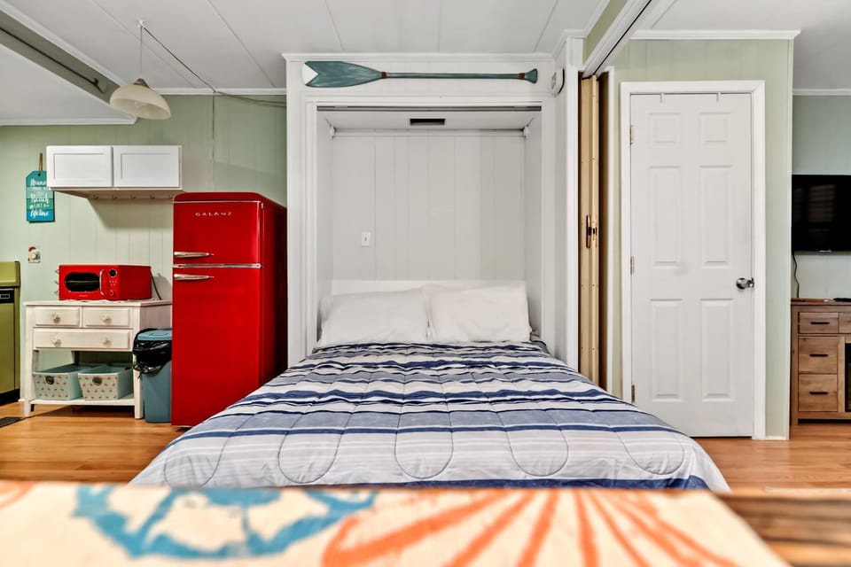 Beachy Studio Condo with Pool and steps from the OC Boardwalk House in Ocean City