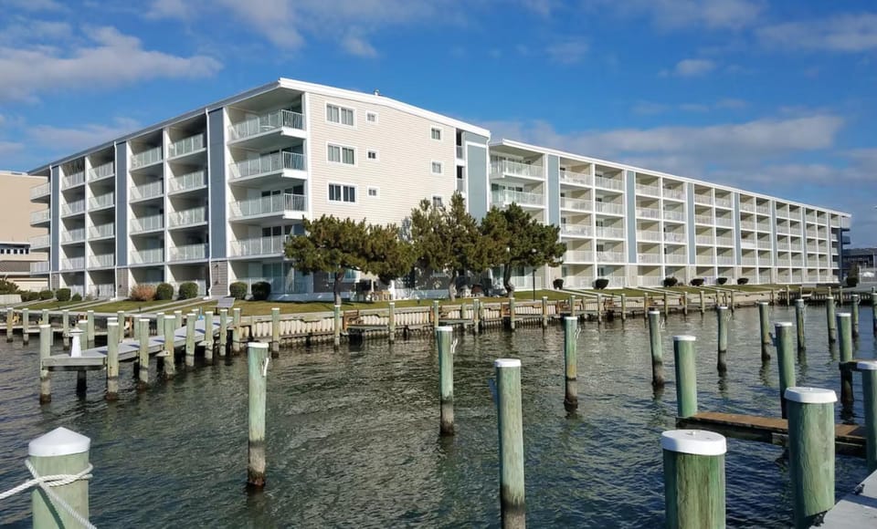 Breathtaking Bayfront Escape in Ocean City - Steps to Beach, Pool, & Attractions House in Ocean City