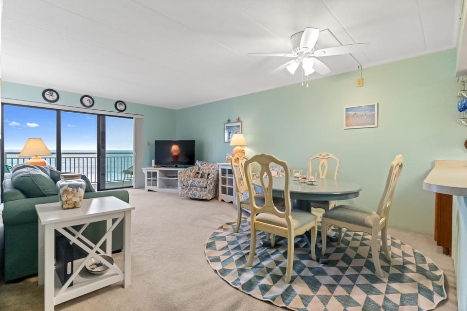 Top floor Oceanfront Convention Center Condo House in Ocean City