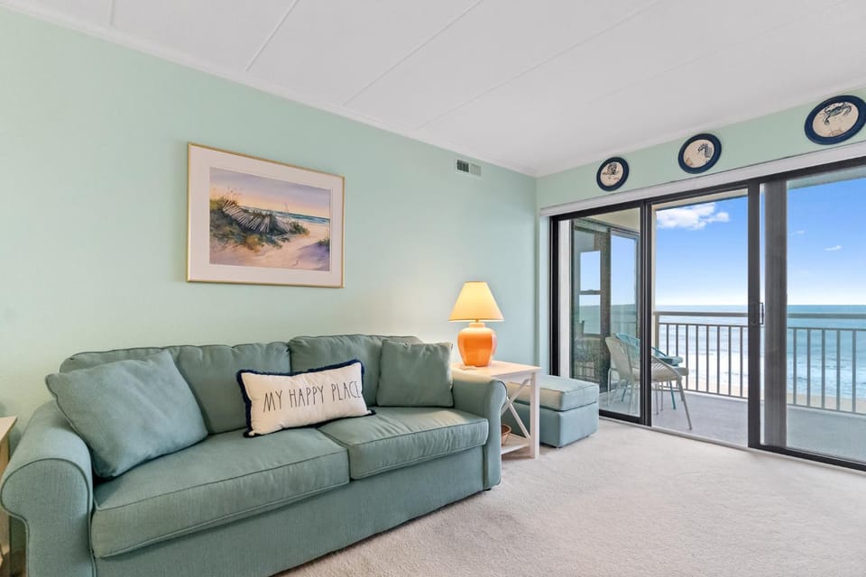 Top floor Oceanfront Convention Center Condo House in Ocean City