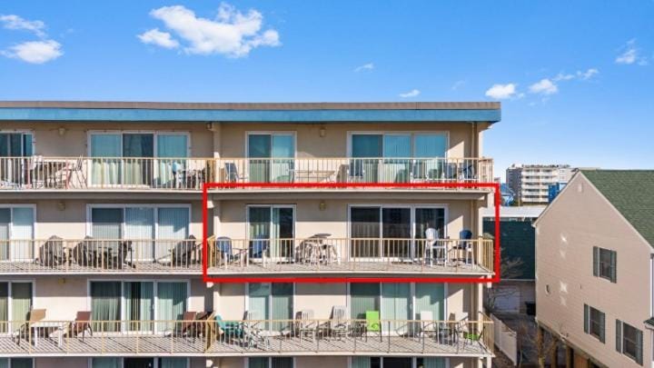 Oceanview Condo on 44th St 3BR2BA Balcony Views of Sunrise & Sunset Pool House in Ocean City