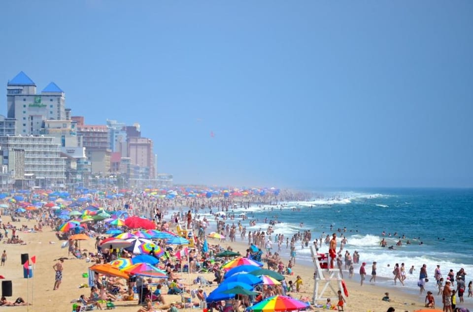 Ocean Waye Charming 1-Bedroom Condo Steps from the Beach House in Ocean City