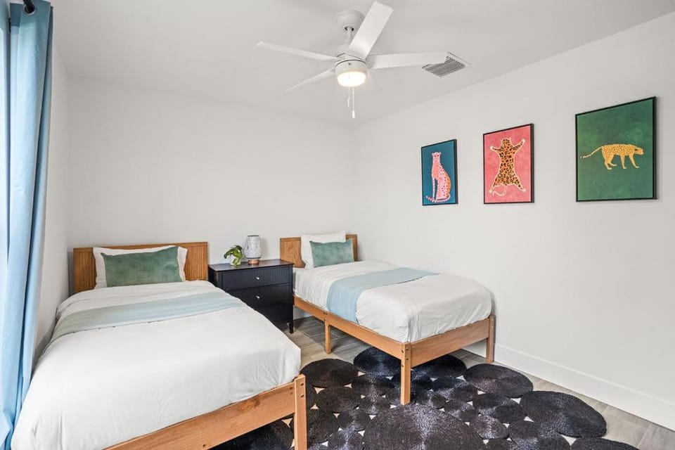 The Jungle House - Brand New 32 Close to DT! House in West Palm Beach